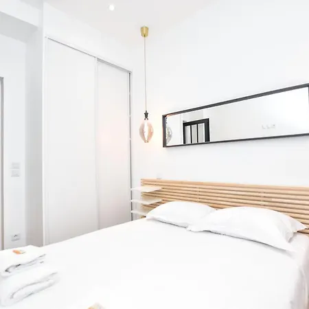 Cmg - Rochechouart Barbes Apartmán