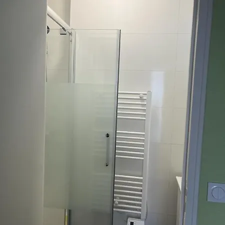 Bonjour *
