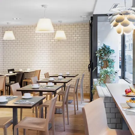 Mercure Gare Du Nord 4*