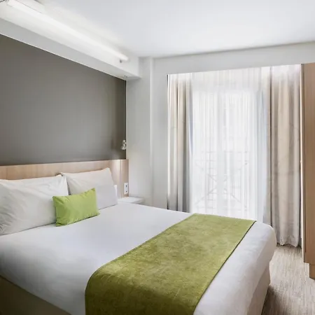 Mercure Gare Du Nord Hotel 4*