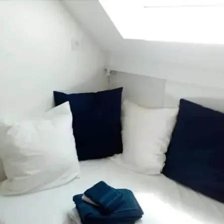 Daire Studio Propre Calme Vue Ascenseur *