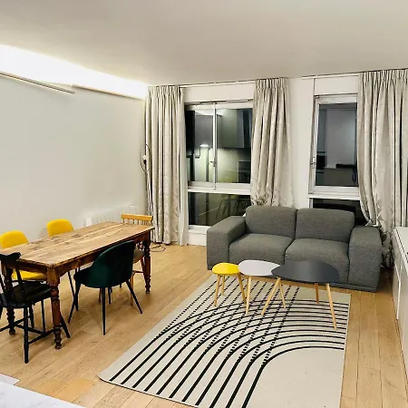 Sweet Doudeauville Chateau Apartment *