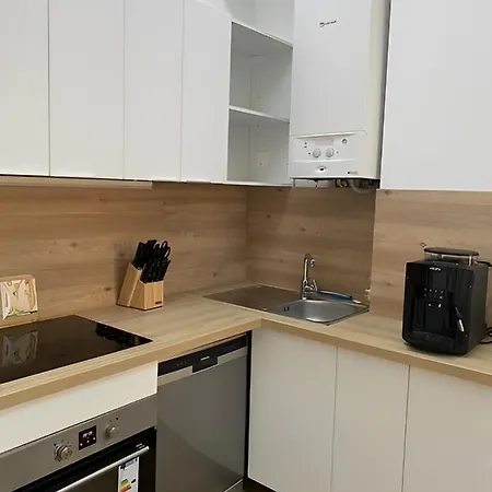 Upscale 80m2 2 Bedroom Near Champs Elysees Apartment