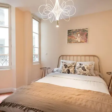 Cosy & Premium Near The Louvre & Quartier Latin Paris
