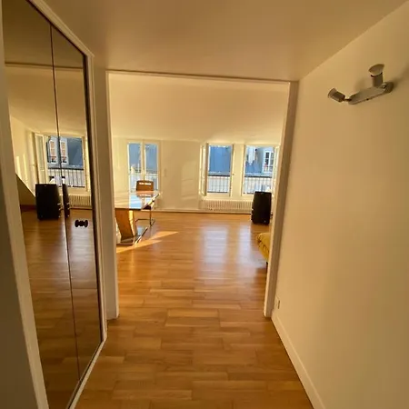 Upscale 80m2 2 Bedroom Near Champs Elysees * Paris