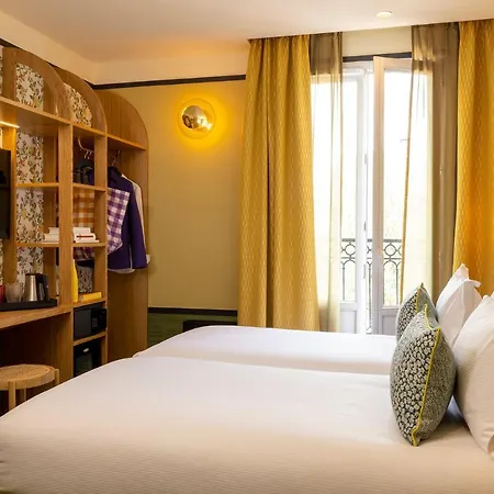 Hotel Jardin De Cluny 4*
