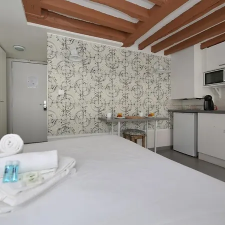 Studio Fonctionnel A Deux Pas Du Musee Grevin - 2p Apartment