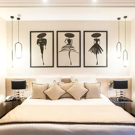 Hotel Dress Code Paris