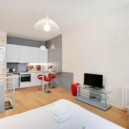 公寓 Charming Refurbished Studio -maraisbeaubourg *