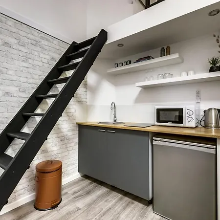 Modern French Studio In * París