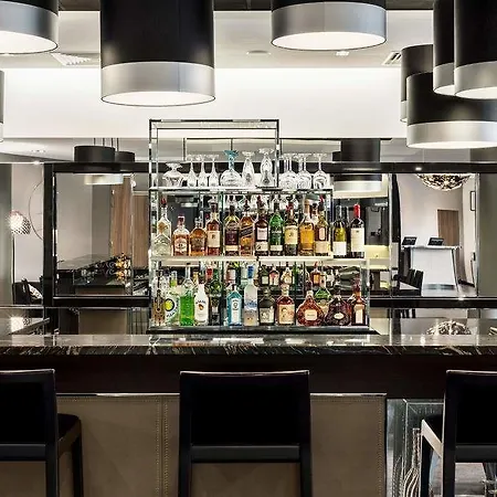 Ac Porte Maillot By Marriott Отель 4*