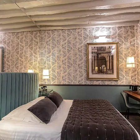Dauphine Saint Germain Hotell 3*