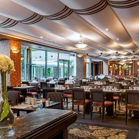 Du Collectionneur Hotel 5*