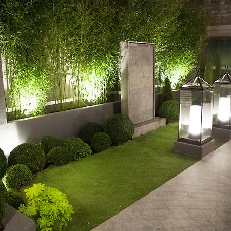 Hotel La Lanterne & By Timhotel 4*
