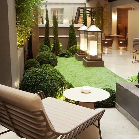 La Lanterne & By Timhotel 4*