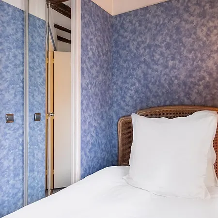 Baudelaire Opera Hotel