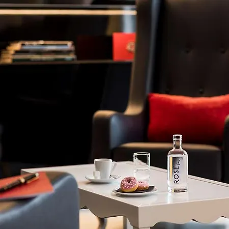 Beauchamps 4* Paris