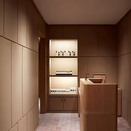 Hotel So/