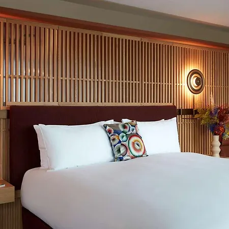 Hotel So/