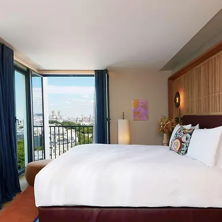 So/ Hotel París