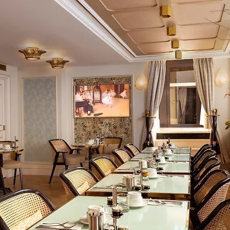 Lord Byron Hotel