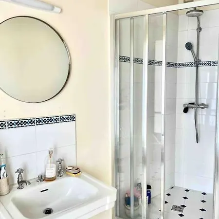 2-bed Cosy - Location Apartment
