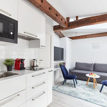 St Germain Des Pres With Balcony - Cityapartmentstay * Parijs