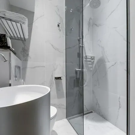 207-suite Cartier