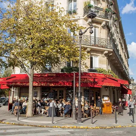 Ile Saint-louis Apartment *