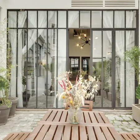 Stylish And Sunny 7bd With Garden For 17 Guests!