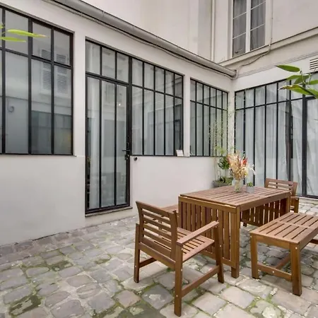 Apartment Stylish And Sunny 7bd With Garden For 17 Guests! *