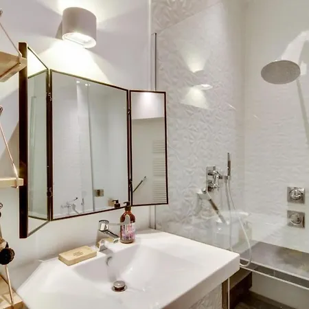 Stylish And Sunny 7bd With Garden For 17 Guests! *