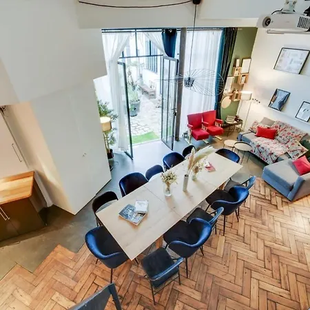 Apartment Stylish And Sunny 7bd With Garden For 17 Guests!