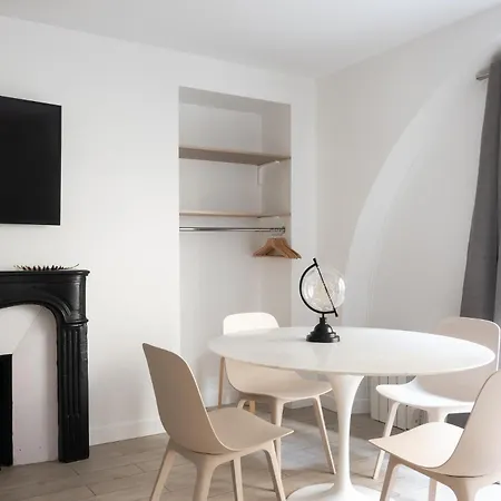 In The Heart Of The Marais With Air Conditioning *