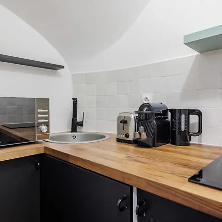 Charming Studio 4p Next To Republique