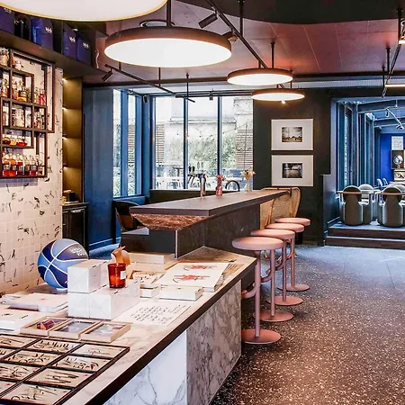 ホテル Tribe Batignolles 4*