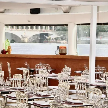 Vip Yacht & Hotel Paryż