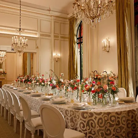 Plaza Athénée - Dorchester Collection Hotel 5*