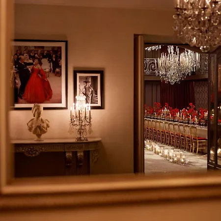 Plaza Athénée - Dorchester Collection Hotel 5*