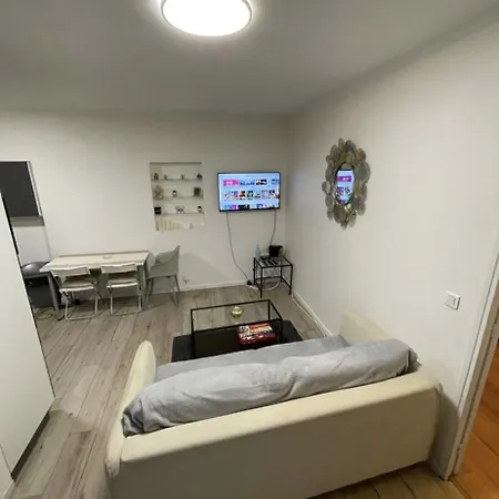 2 Pieces Proche Centre Et Transport Apartment Paris