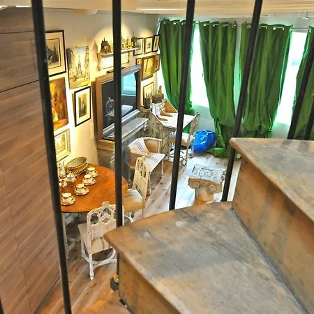 A Balcony On Notre Dame Apartament *