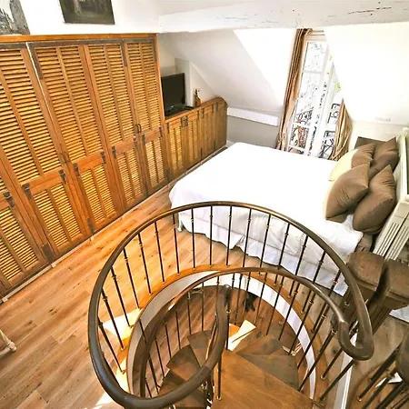Apartament A Balcony On Notre Dame *