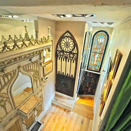 A Balcony On Notre Dame *