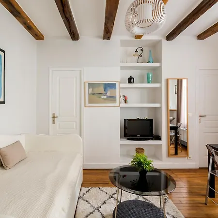 Apartment Marais Place Des Vosges Sevigne Paris