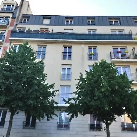 The Unforgetable At Canal De L'ourcq