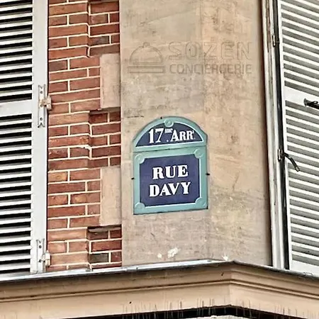 Le Montmartre 18 *