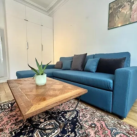 Charming - Rentaway Apartman