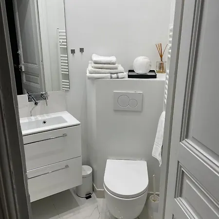 Apartamento 7eme Invalides/ Tour Eiffel 1er Etage *
