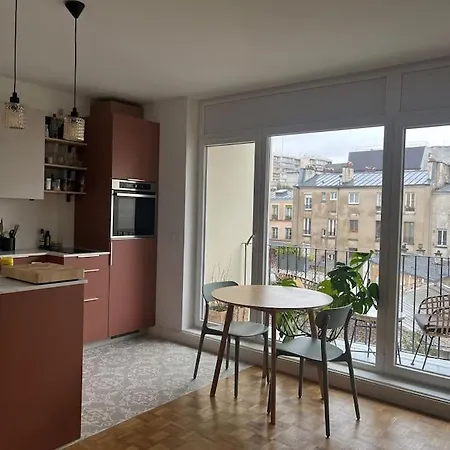 Confortable Canal St Martin Apartment Paris