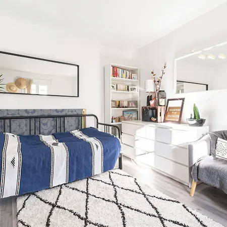 Beautiful And Bright Studio Near Belleville Apartment Paris